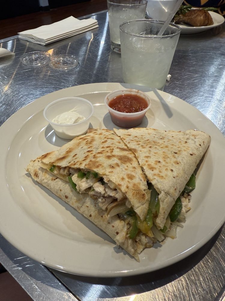 Social spots from El Pollon Kitchen and Bar