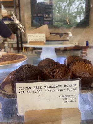 Shakespeare and Company Café by null