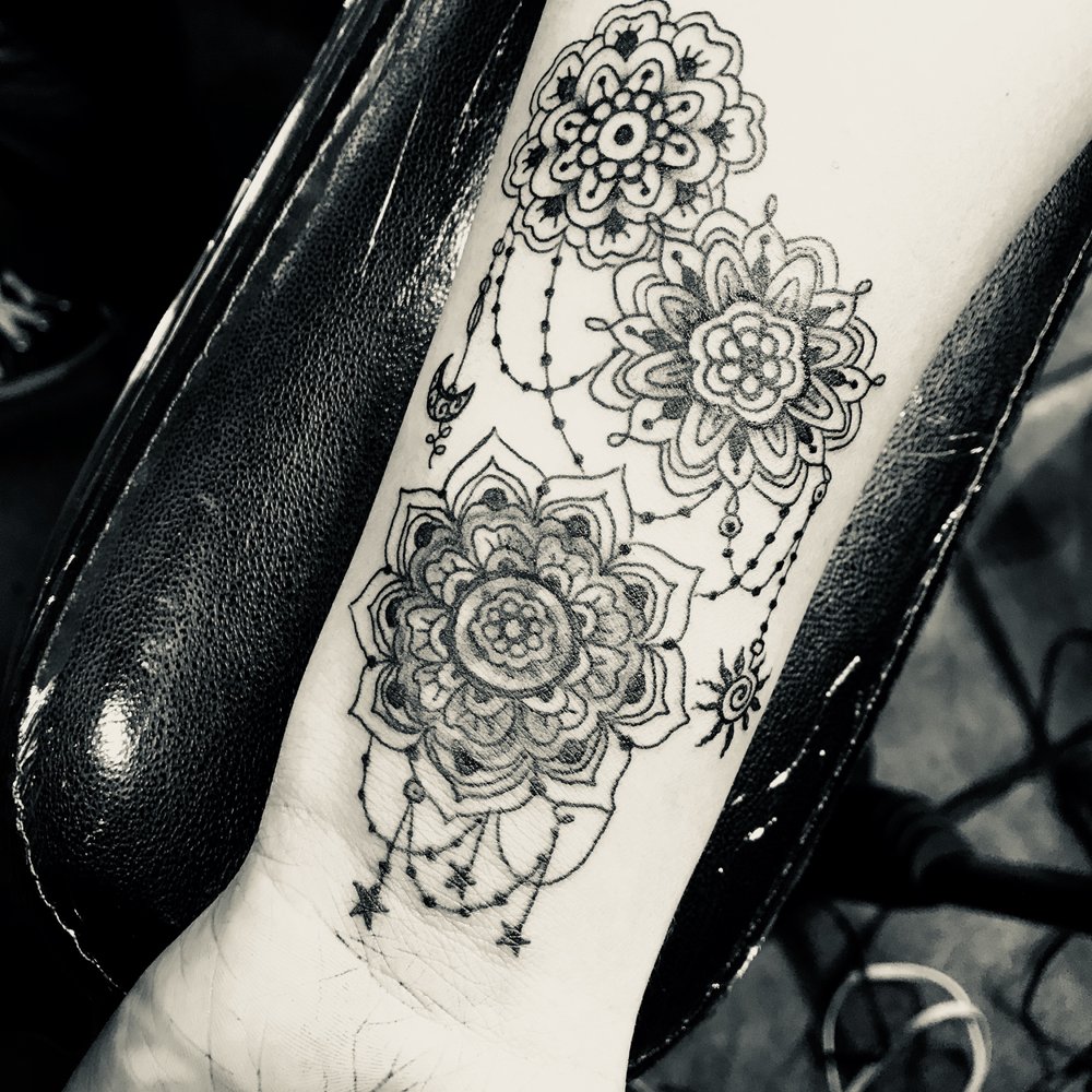 Earthbound Tattoo Studio - Cover up with mandala cluster - Tattoo Near Me - Sand City, California Earthbound Tattoo Studio - Cover up with mandala cluster - Tattoo Near Me - Sand City, California