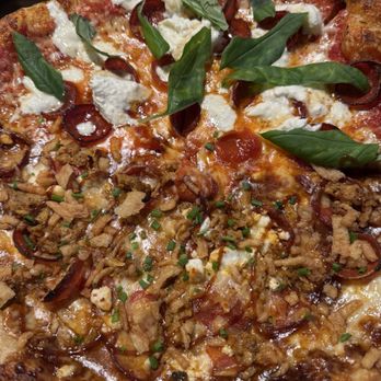 Fiamma Pizza - 1/2 BBQ Chicken Pepperoni Medium Burrata Hot Honey Medium - Pizza Near Me - Bellingham, Washington Fiamma Pizza - 1/2 BBQ Chicken Pepperoni Medium Burrata Hot Honey Medium - Pizza Near Me - Bellingham, Washington