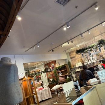 Grizzly Cafe - Gift shop - American Near Me - Wrightwood, California