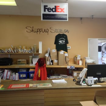 Point Roberts Shell Center - Front counter~ - Convenience Stores Near Me - Point Roberts, Washington