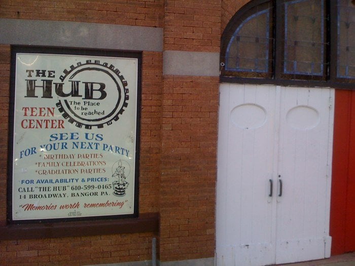 Hub Teen Center Logo