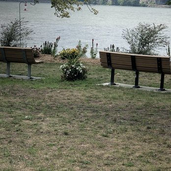Quiet Cove Riverfront Park - Hiking Near Me - Poughkeepsie, New York