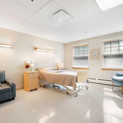 Montowese Center for Health & Rehabilitation - Montowese Center Guest Room