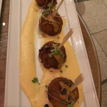 LBLE Lounge - Lobster Mac Balls - New American Near Me - Honolulu, Hawaii