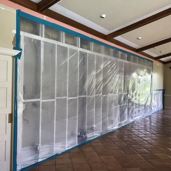 Discreet Restoration - A temporary plastic partition to separate and outdoor space from the interior. - Damage Restoration Near Me - Sunrise, Florida Discreet Restoration - A temporary plastic partition to separate and outdoor space from the interior. - Damage Restoration Near Me - Sunrise, Florida