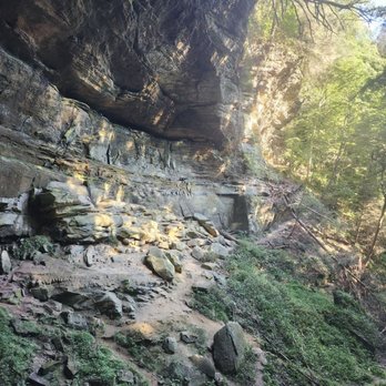 Ash Cave Waterfall - Parks Near Me - Creola, Ohio