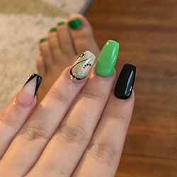 CACTUS NAIL SALON - My nails and toes done