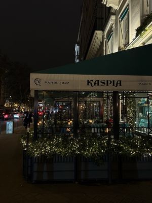 Caviar Kaspia by null