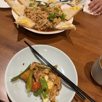 Viet Fire Kitchen - Fried pho noodles with steamed vegetables and chicken - Vietnamese Near Me - Ashburn, Virginia Viet Fire Kitchen - Fried pho noodles with steamed vegetables and chicken - Vietnamese Near Me - Ashburn, Virginia