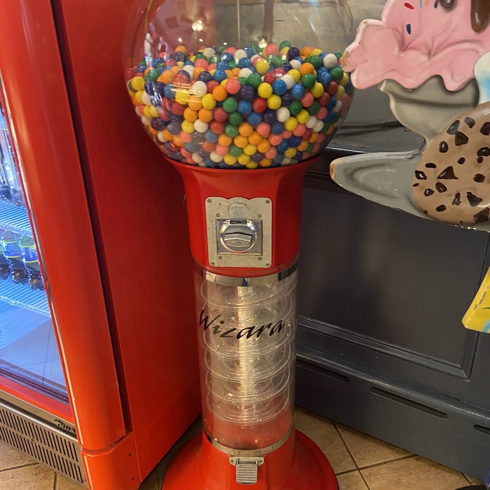 Main Street Sweets - Love that gum ball machine - Coffee & Tea Near Me - Tarrytown, New York
