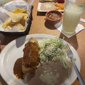 La Posada Mexican Grill - Full dinner with Texas Chimichanga and Chicken Quesadilla - Mexican Near Me - Alexander City, Alabama La Posada Mexican Grill - Full dinner with Texas Chimichanga and Chicken Quesadilla - Mexican Near Me - Alexander City, Alabama