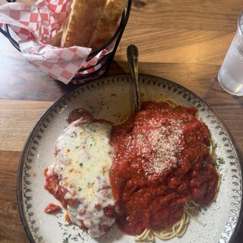 di Napoli - Chicken Parmigiana - Italian Near Me - Sandy, Utah