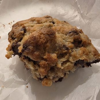 Levain Bakery - NoHo, NYC - Chocolate Chip Walnut - Bakeries Near Me - New York, New York Levain Bakery - NoHo, NYC - Chocolate Chip Walnut - Bakeries Near Me - New York, New York
