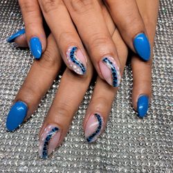 Creative Nails & Spa