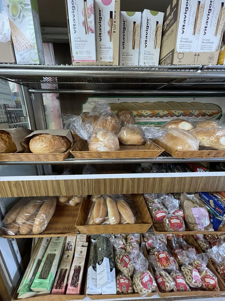 Cavaretta's Italian Deli