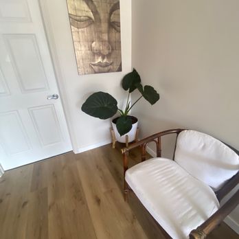 Playa Massage - Love the clean, modern decor and greener - Massage Therapy Near Me - Playa Del Rey, California Playa Massage - Love the clean, modern decor and greener - Massage Therapy Near Me - Playa Del Rey, California