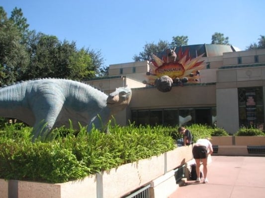 DINOSAUR by null