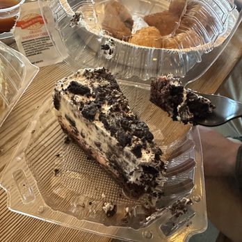 Fratelli Pizza - Oreo CheeseCake - Pizza Near Me - West Wendover, Nevada