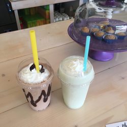 Healthy Hangout - Meal replacement shakes (size: 16-oz): peanut butter shake, lemon-blueberry cheesecake, & protein balls