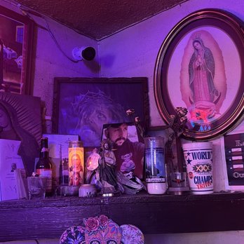 La Perla - Dive Bars Near Me - Austin, Texas