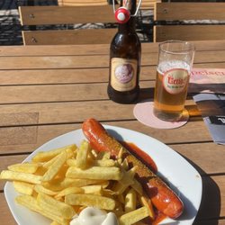 Biergarten Zur Altstadt - Krakauer Currywurst