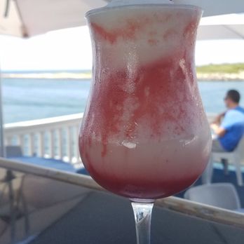Gosman's Lobster House & Clam Bar - Miami vice - Sushi Bars Near Me - Montauk, New York