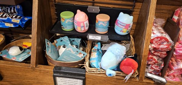 Cracker Barrel Old Country Store by null