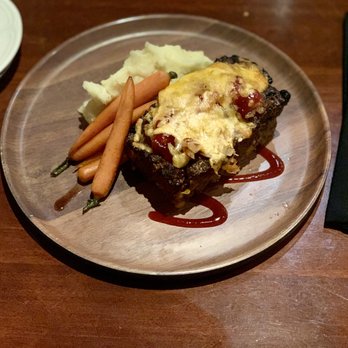 Glasbern Inn - Glasbern Meatloaf - Hotels Near Me - Fogelsville, Pennsylvania