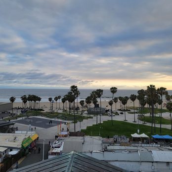 High Rooftop Lounge - View - Lounges Near Me - Venice, California High Rooftop Lounge - View - Lounges Near Me - Venice, California