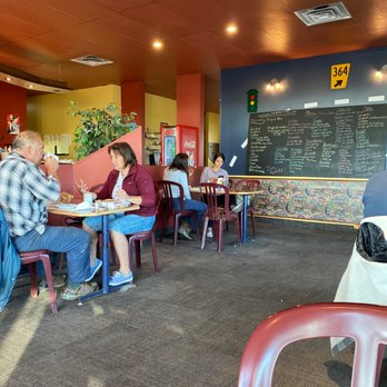 L'Arrêt Stop - Truck stop diner. Bright and airy. - Canadian (New) Near Me - Berthier-Sur-Mer, Quebec L'Arrêt Stop - Truck stop diner. Bright and airy. - Canadian (New) Near Me - Berthier-Sur-Mer, Quebec