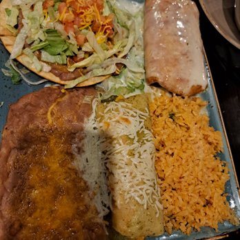 Azteca D'Oro Mexican Restaurant West Colonial - Pick 3 combo, tosata enchilada de pollo, y Chimichanga de pollo DELISH - Mexican Near Me - Orlando, Florida