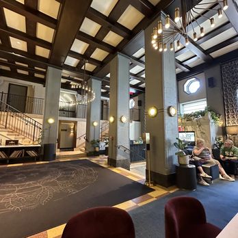 Holston House - Hotels Near Me - Nashville, Tennessee Holston House - Hotels Near Me - Nashville, Tennessee