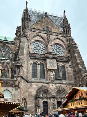 Cathédrale Notre-Dame-de-Strasbourg by null