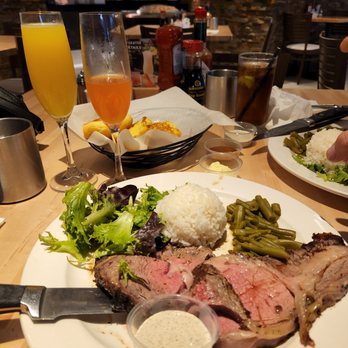 Liliha Bakery - Bakeries Near Me - Honolulu, Hawaii