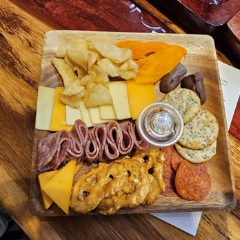 Big Island Meadery - Personal charcuterie board - Meaderies Near Me - Keaau, Hawaii