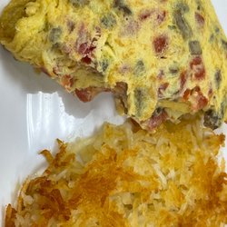 Uptown Cafe - Crispy hash browns and a delicious made-to-order omlette