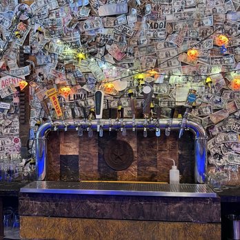 Dutch's Brewhouse - Breweries Near Me - Long Beach, California