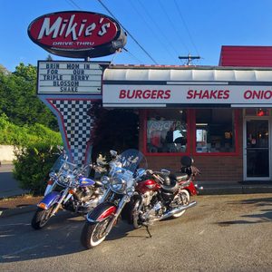 MIKIE’S - 104 Photos & 226 Reviews - Burgers - 4532 Evergreen Way ...