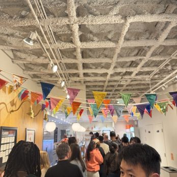Jeni's Splendid Ice Creams - Inside - Ice Cream & Frozen Yogurt Near Me - Chicago, Illinois