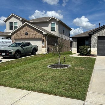 Master Fix It - Freshly mowed and groomed yard. Thanks Victor! - Landscaping Near Me Master Fix It - Freshly mowed and groomed yard. Thanks Victor! - Landscaping Near Me