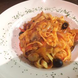 Pavarroti - Vegetarian spaghetti.