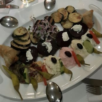 Taverna Notos - Diverse Vorspeisen - Mediterranean Near Me - Berlin, BE