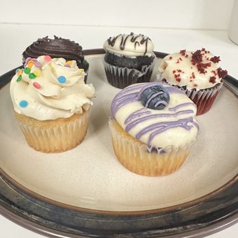 L&L Bakery - The best cupcakes ever!! - Desserts Near Me - Blaine, Washington L&L Bakery - The best cupcakes ever!! - Desserts Near Me - Blaine, Washington