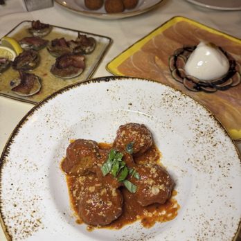 Arturo's Restaurant - Mamma's Homemade Meatballs - Italian Near Me - Midland Park, New Jersey