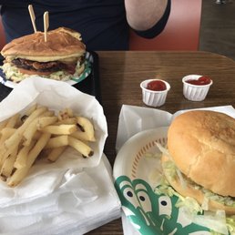 SULLY’S DRIVE-IN - Updated April 2025 - 192 Photos & 299 Reviews - 220 ...