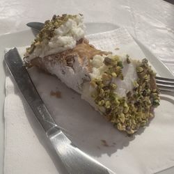 Cafe O'Neil - Cannoli