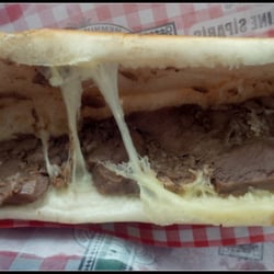 Bahçe Büfe - Kavurmalı kaşarlı tost