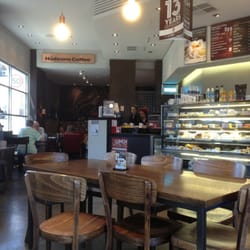 Hudsons Coffee - Waiting for my coffee.